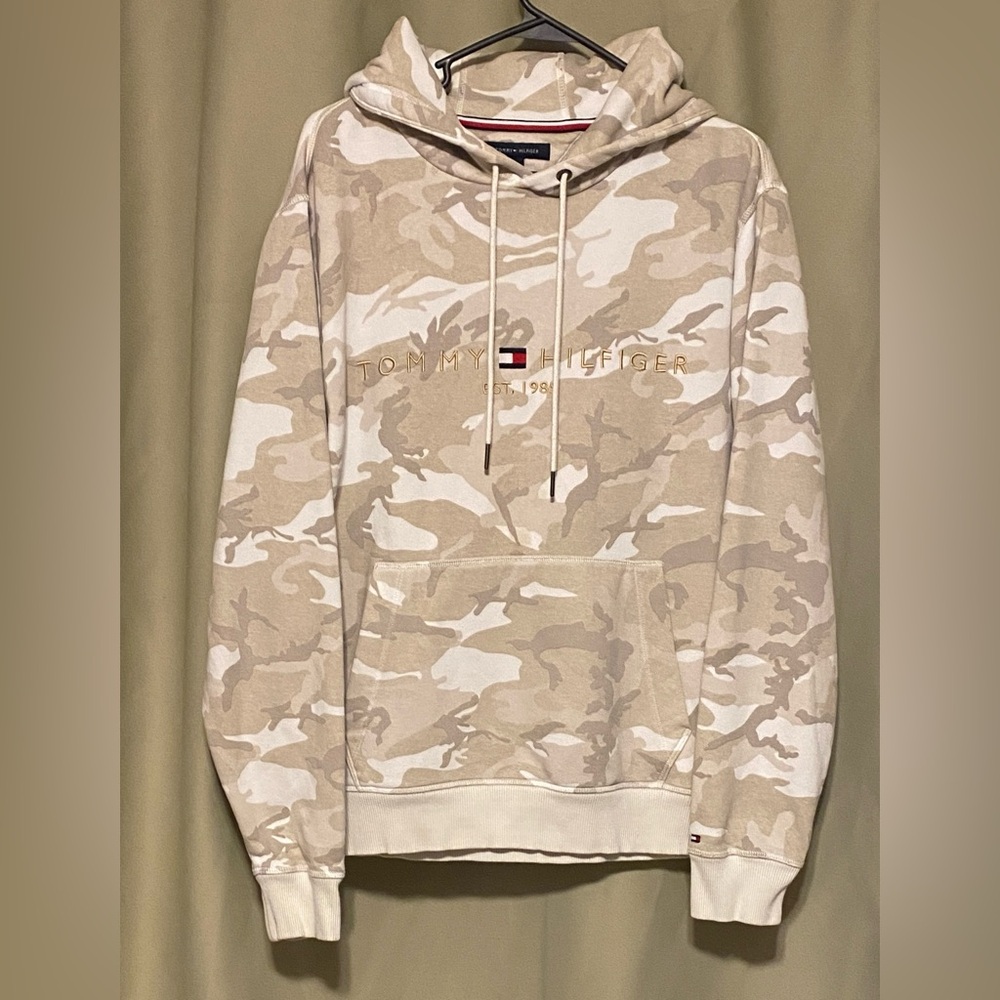 Tommy Hilfiger Men's Camo Logo Pullover Hoodie Beige Size L